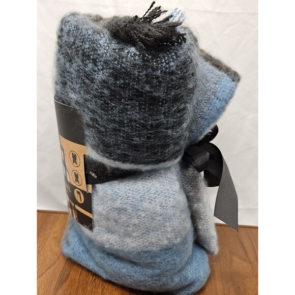 New Womens Igloos Blue/Grey PLAID SHAWL Wrap Warm And Soft - Picture 5 of 12